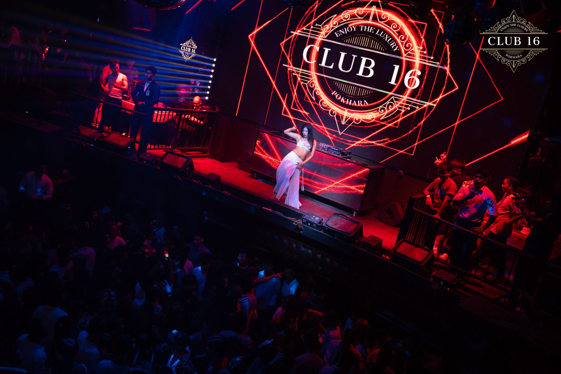 नेपाल बैचलर पार्टी: हिमालय की गोद में एक यादगार स्टैग नाइट की पूरी गाइड