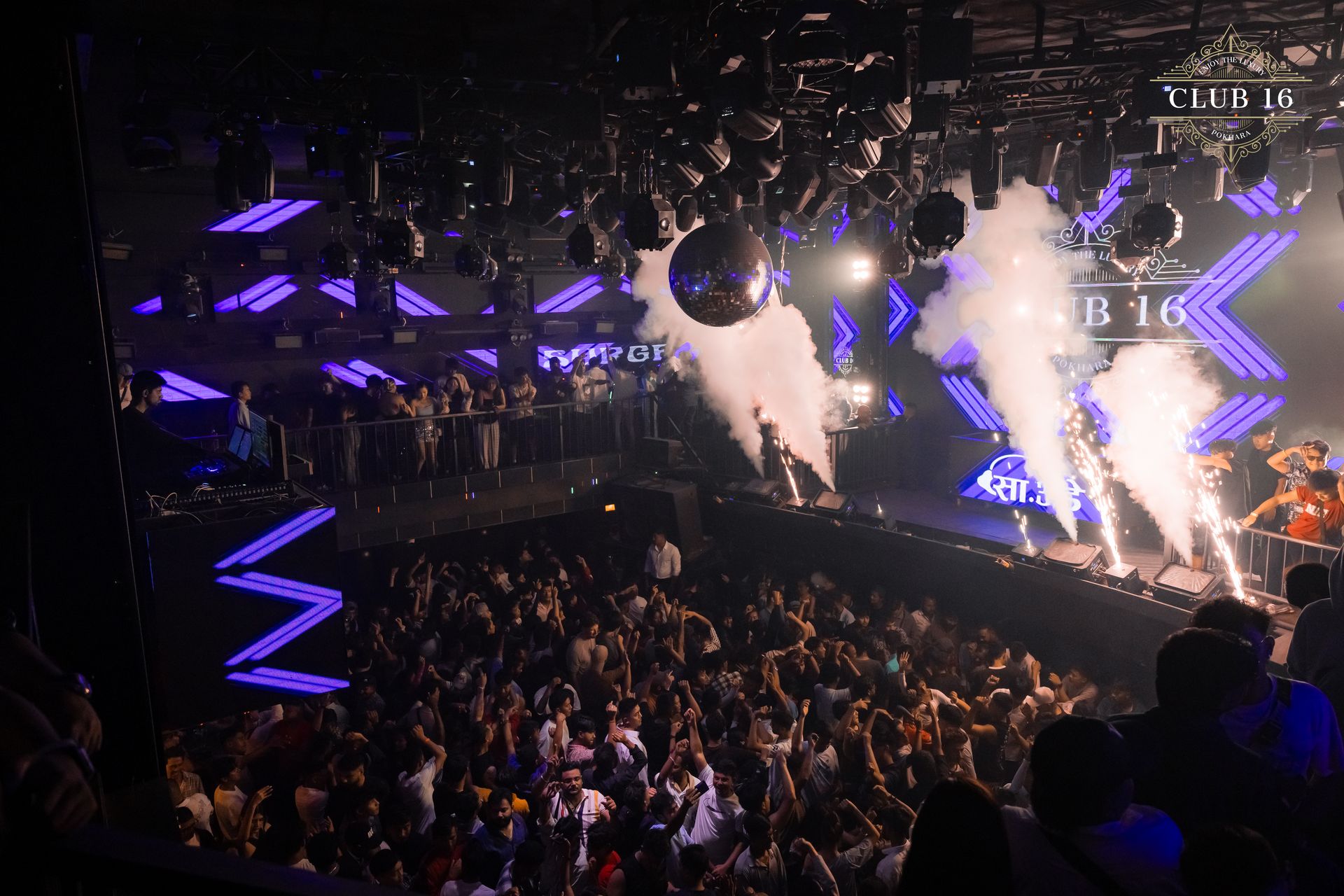 Belly dancers with pyrotechnics